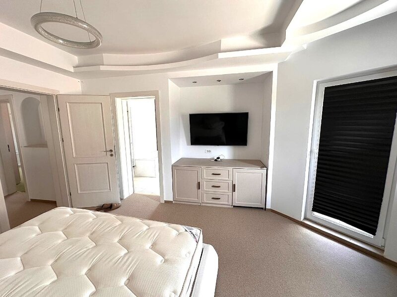 Militari, Uverturii, oportunitate, vila exclusivista, piscina, 1.100 teren